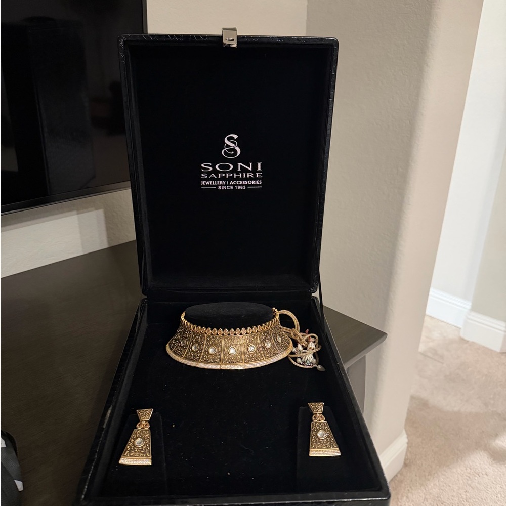 Indian Jewelry Set - Picture 5 of 5